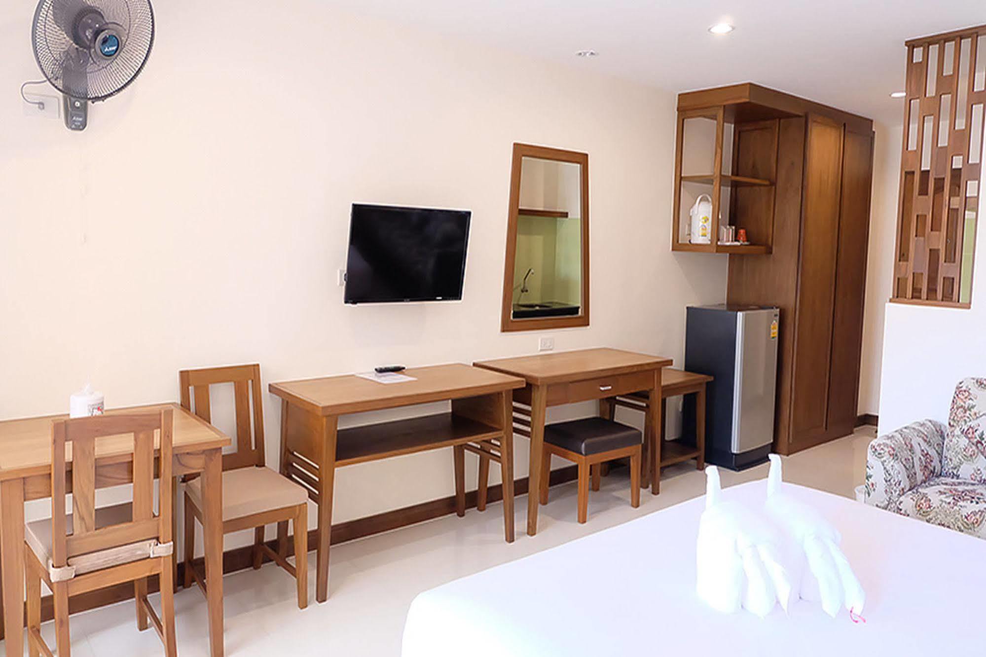 D Hotel Паттайя Экстерьер фото