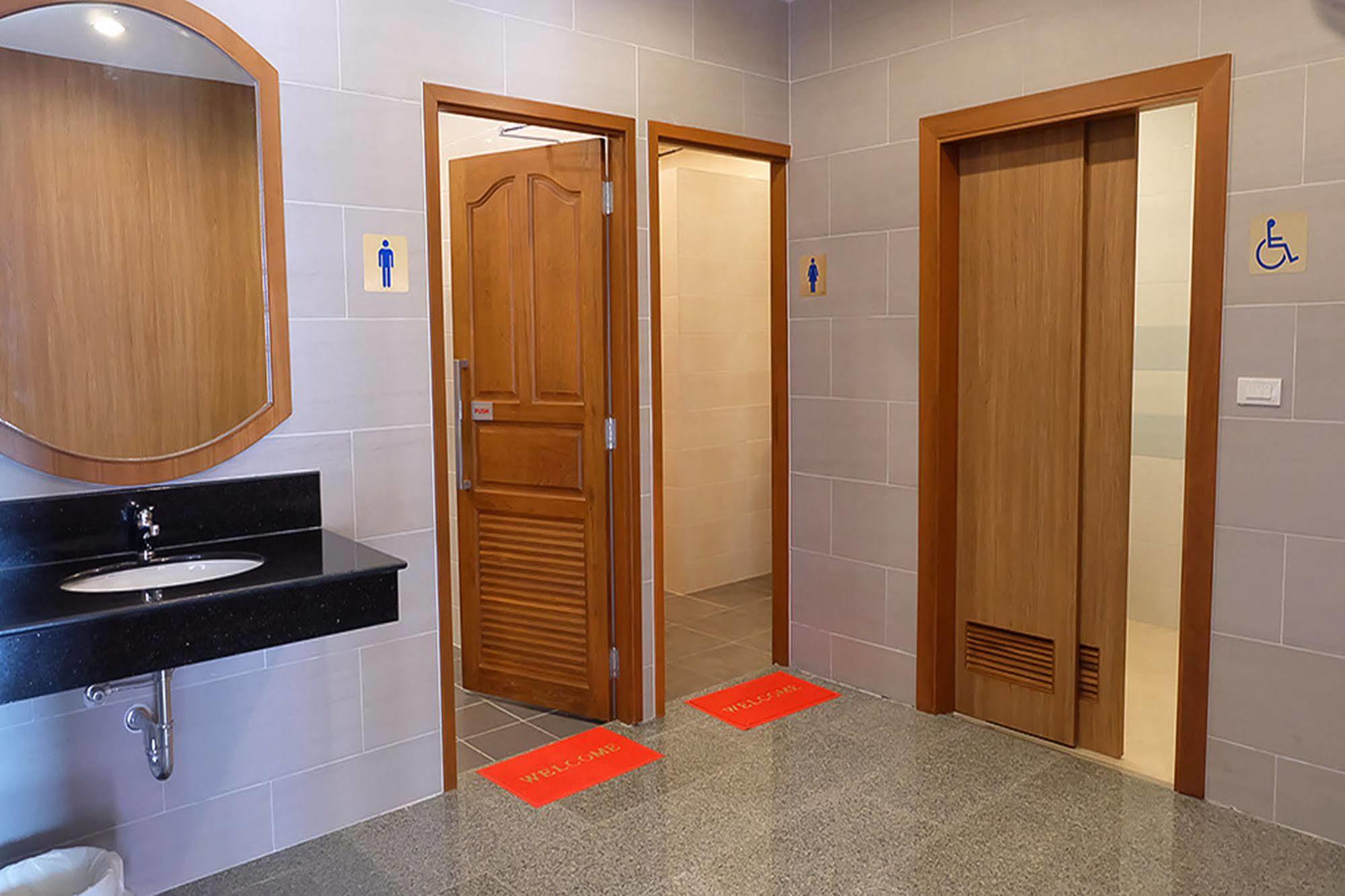 D Hotel Паттайя Экстерьер фото