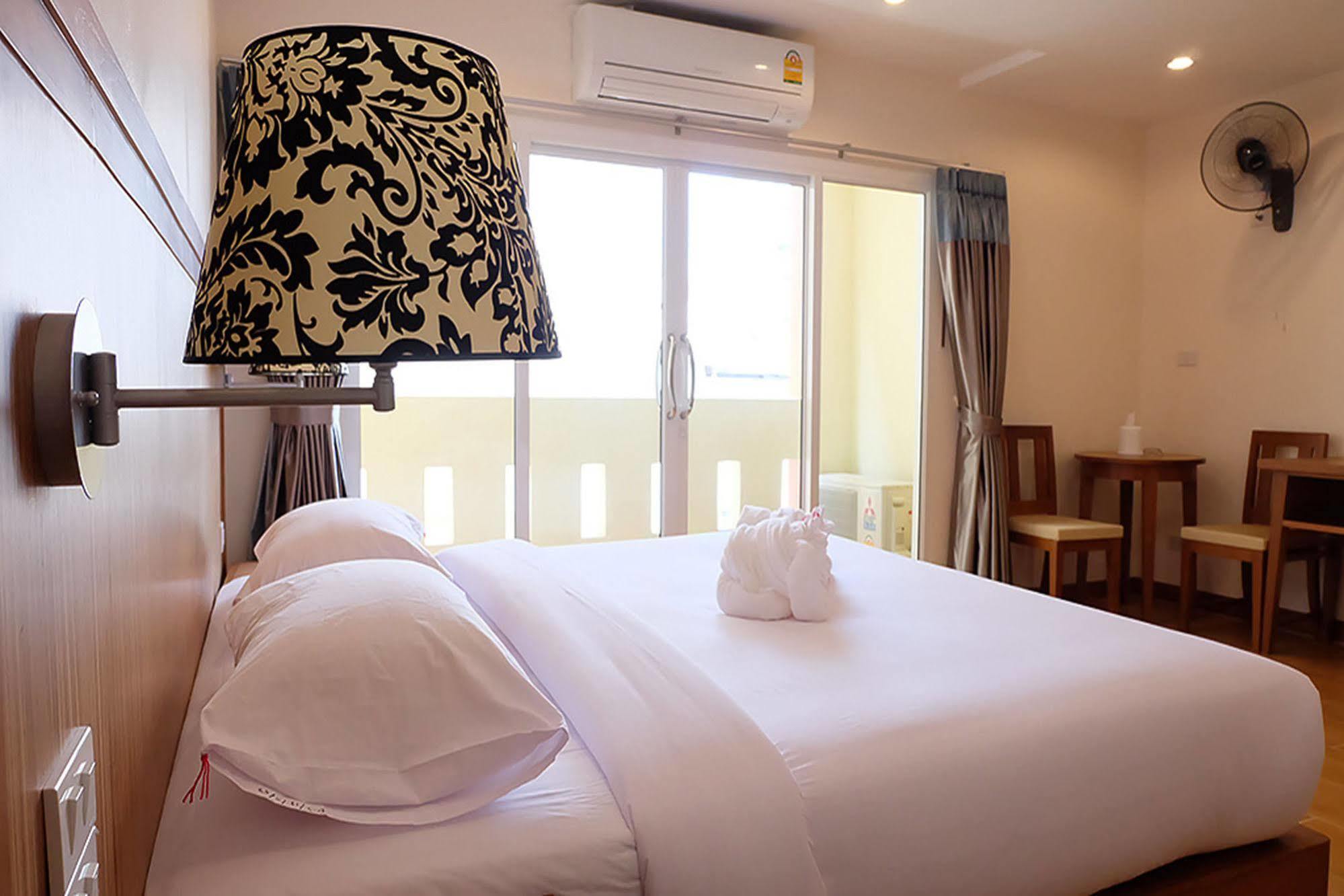 D Hotel Паттайя Экстерьер фото