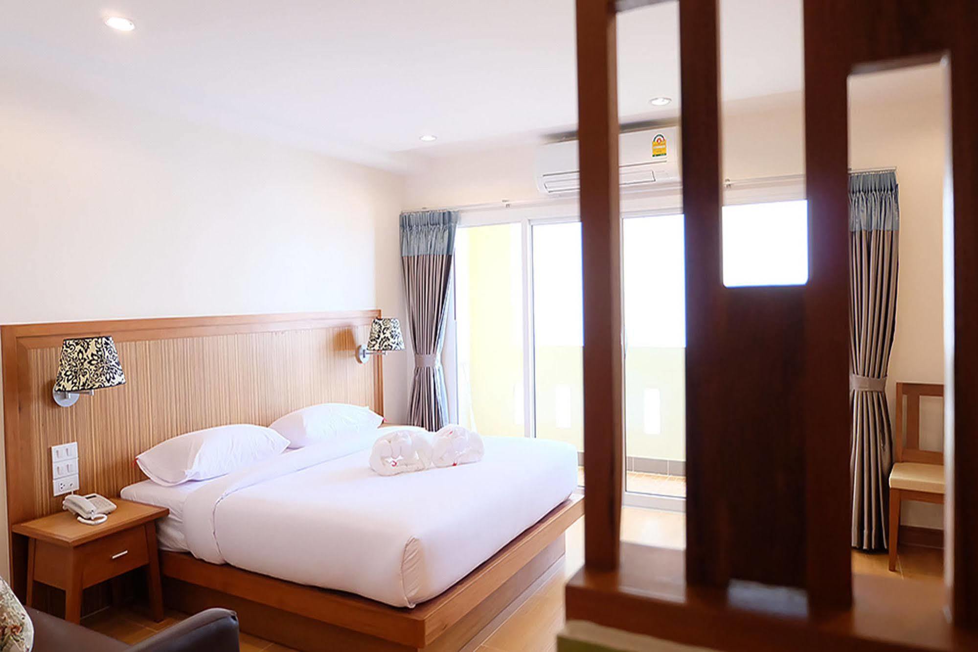 D Hotel Паттайя Экстерьер фото