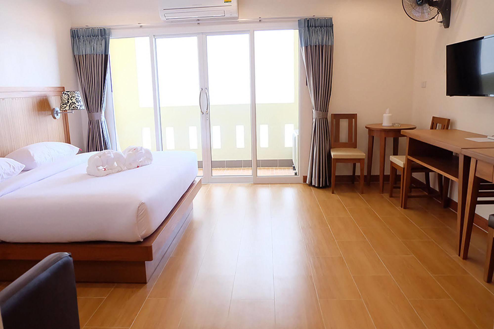 D Hotel Паттайя Экстерьер фото